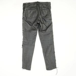 Kookie leather pants 38 x 34
Black
Material: Leather
Inseam: 34"
Waist: 38"